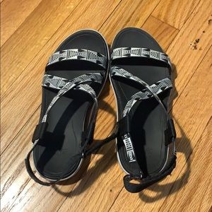 TEVA Terra Float Livia